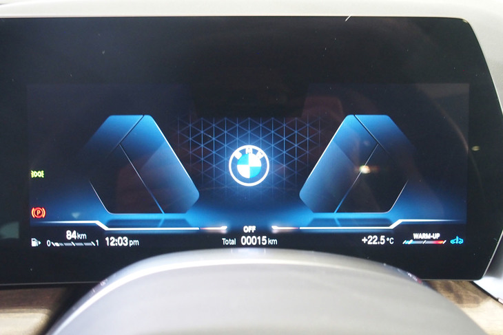 218dアクティブツアラーMスポーツ（メーターパネル）