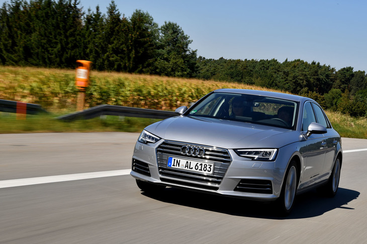 国内では2016年に発売された「アウディA4」の1.4リッター直4ターボエンジン搭載モデル。