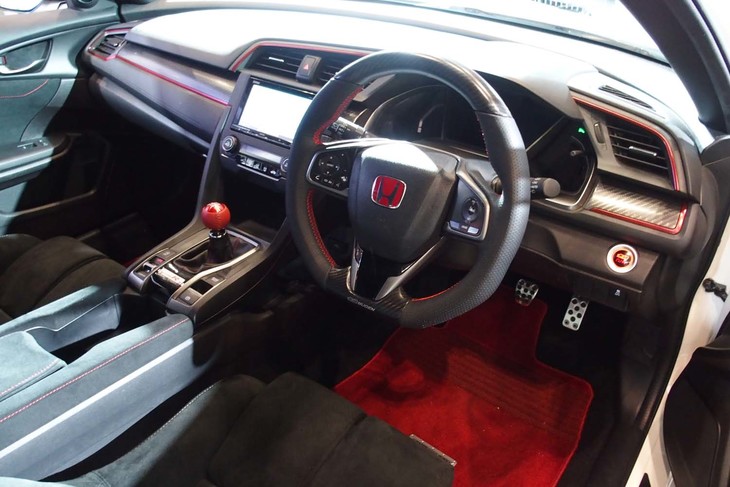 「MUGEN CIVIC TYPE R Prototype」ではインテリアパーツも開発中とのこと。