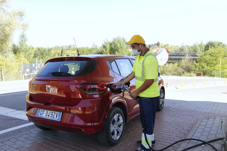サンドロさんの「サンデロ」は、LPG／ガソリン併用仕様。