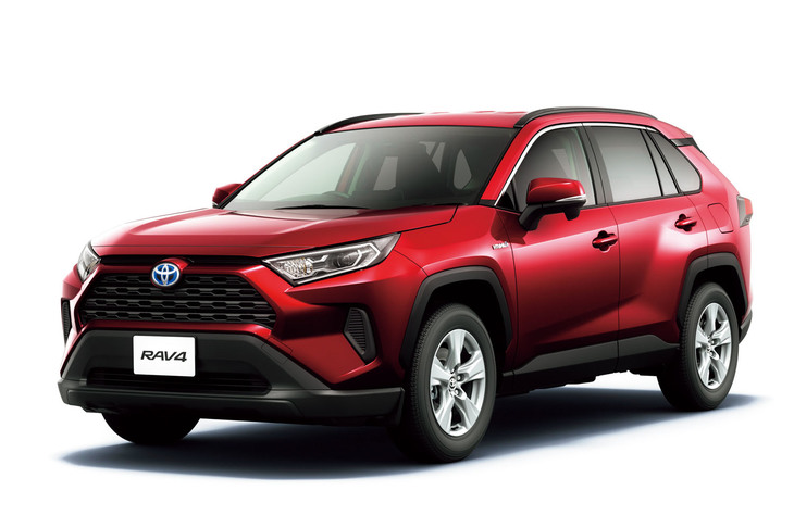約3年ぶりに日本市場にカムバックした「トヨタRAV4」は、3タイプの4WDシステムをそろえているのが自慢だ。