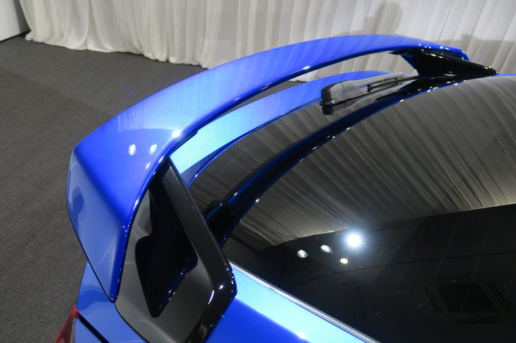 ホンダ・シビックLX ホンダアクセス用品装着車（テールゲートスポイラー）