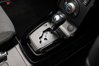 他の「GRスポーツ」モデルと同じく、エンジンやトランスミッションなどについては標準車から変更はない。トランスミッションには5段MTとCVTが用意される。