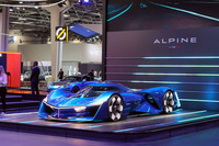 話題の「アルピーヌ・アルペングロー」。前から見たらミニ四駆みたいと思ったんですけどね……。