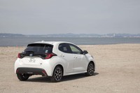 新型「ヤリス」のボディーカラーはモノトーン12色、2トーン6種類の計18種類から選べる。