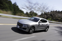 「レヴァンテ ディーゼル」の動力性能は、最高速度が230km/h、0-100km加速は6.9秒と公称されている。