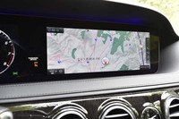 こちらはカーナビやインフォテインメントシステム用の12.3インチ液晶パネル。今回のマイナーチェンジでメーターパネルと一緒に1枚のガラスで覆ったデザインとされた。