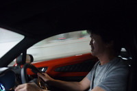 「アルピーヌA110 S」は1.8リッター直4ターボで300PS。対する「フェラーリ328」は3.2リッターV8自然吸気で270PS。パワーが近いエンジンの横置きミドシップというだけで、どこかシンパシーを感じる。今夜は、そんなA110の走りを首都高で試してやる！