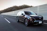 車体色は「ステラーブラックメタリック」（写真）と「クリスタルホワイトトライコート」「ラディアントレッドティントコート」の3種類。いずれも「ジェットブラック」の内装色が組み合わされる。