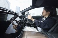 コーナーが繰り返される首都高速環状線では、「スポーツマックス ラックス」のドライバビリティーの高さを実感。細かな修正舵はほぼ不要で、スッと舵を切れば狙いどおりのラインをなぞってくれる。