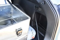 ハイブリッド車には、車両から電力を取り出せる「アクセサリーコンセント」（AC100V／1500W）がオプション設定されている。