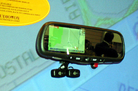 ルームミラーにモニターを組み込んだカーナビを展示していたのは「AUDIOVOX」。おそらく純正採用を狙って自動車メーカーへアピールするためのもの。