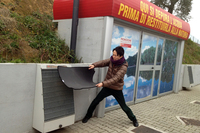 日頃のうっぷんは、バッティタッペッティで晴らす。