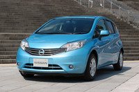 2代目「日産ノート」は、2012年9月3日に発売。以来、3カ月連続で新車販売台数ランキング（日本自動車販売協会連合会）の3位となっている。