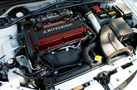 ターボチャージャーのタービンノズルの径を拡大、カムプロファイルも変更を受けた。また、ウエストゲートソノレイドを増設、過給圧をきめ細かく制御することでトルクを安定化、最大トルクは40.8kgmと、ライバル「スバル・インプレッサSTi]の40.2kgmを上まわった。