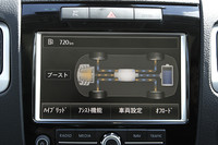 センターコンソールのディスプレイには、ハイブリッドシステムインフォメーションを表示することもできる。