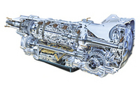 
	新開発の5段AT。ギアが1段増えただけでなく、油圧コントロールをダイレクト式としたことで、スムーズな変速を実現したという。
	 