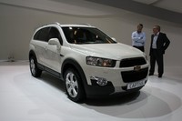 ヨーロッパが主要市場のコンパクトSUV「キャプティバ」はマイナーチェンジを受けた。
