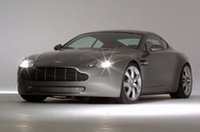 悩ましい選択肢登場!?　アストンマーティンのV8モデル発表の画像