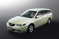 
	【写真上】「アコード・ビエラ」
	【写真下】「アコードワゴン・ビエラ」
	 