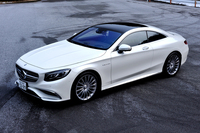 メルセデス・ベンツS65 AMGクーペ
	ボディーサイズ：全長×全幅×全高＝5045×1915×1425mm／ホイールベース：2945mm／車重：2170kg／駆動方式：FR／エンジン：6リッターV12 SOHC 36バルブ ツインターボ／トランスミッション：7段AT／最高出力：630ps/4800-5400rpm／最大トルク：102.0kgm/2300-4300rpm／タイヤ：（前）255/40R20 （後）285/35R20／価格：3120万円