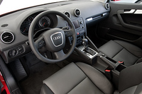 アウディA3スポーツバック2.0TFSI （2ペダル6MT）【海外試乗記】の画像