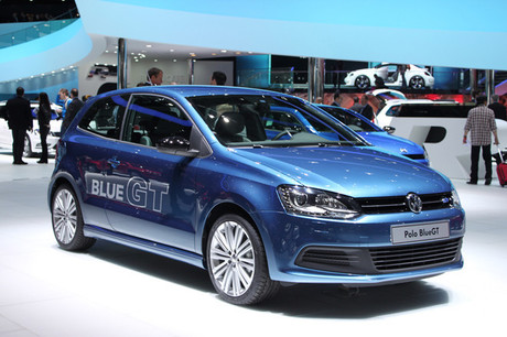 2012�N3��6���ɖ����J�����W���l�[�u�V���[�̉�ꂩ��A�t�H���N�X���[�Q���̒��ڃ��f�����ʐ^�ŏЉ�B