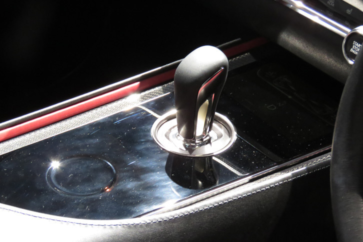 マツダ魁コンセプト（センターコンソール）