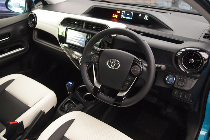 アクア クロスオーバー（インテリア）