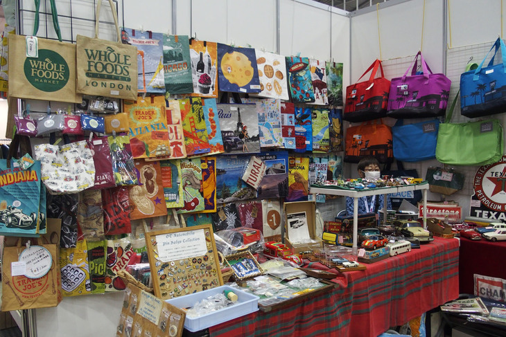 OTオートモビリアのブース。