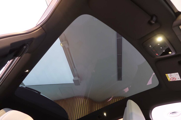 ボルボEX30ウルトラ シングルモーター エクステンデッドレンジ（パノラミックガラスルーフ）