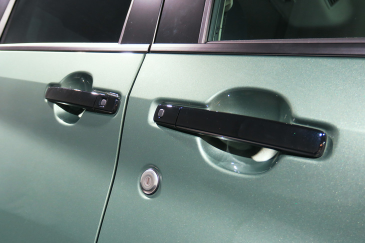 三菱デリカミニTプレミアム（アウタードアハンドル）