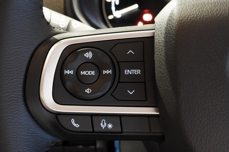 ダイハツ・ムーヴRS（ステアリングスイッチ）