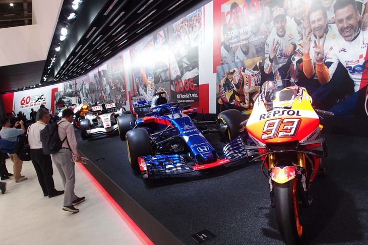 ホンダのモータースポーツ史に名を刻んだ名車がずらりと並ぶ。