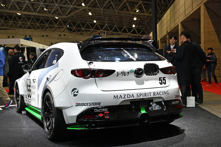 マツダはスーパー耐久シリーズにバイオディーゼル燃料やガソリン代替のカーボンニュートラル燃料を使うマシンで参戦している。このあたりの技術も次世代ロータリーに生かされるのだろうか。