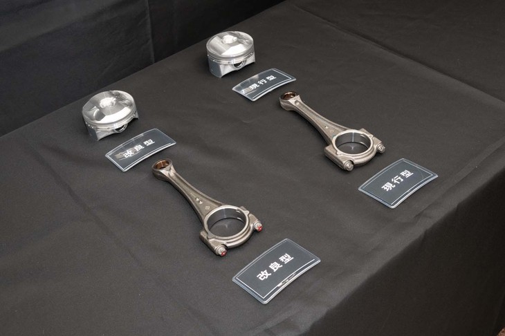 ピストンは27g、コンロッドは41g、それぞれ軽量化（ひとつあたり）。スムーズな吹け上がりとレスポンスの向上を狙った。