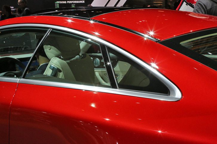 メルセデス・ベンツE400 4MATICクーペ