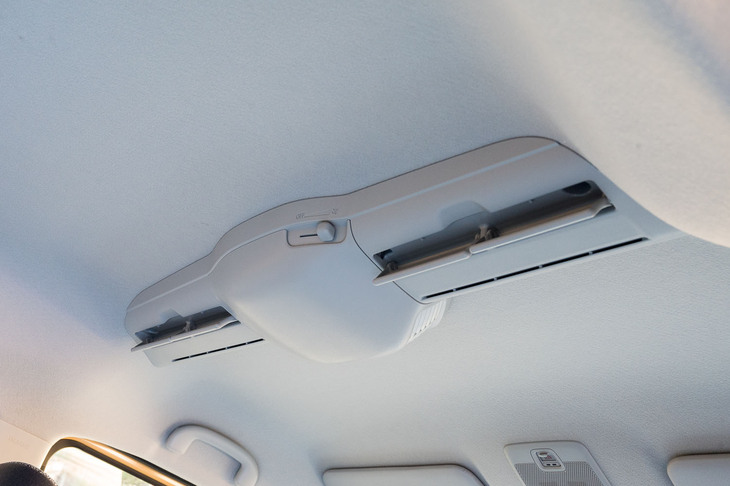 後席まわりでは、乗員に風を送るサーキュレーターの改良もトピック。フラップの形状を見直し、静粛性の向上が図られている。