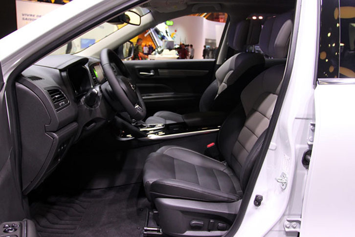 ルノー・コレオス（インテリア）