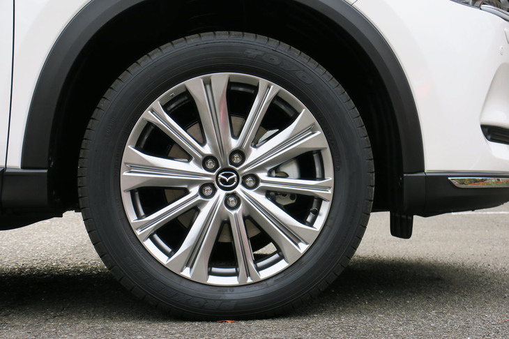 マツダCX-8 XDエクスクルーシブモード（タイヤ＆ホイール）