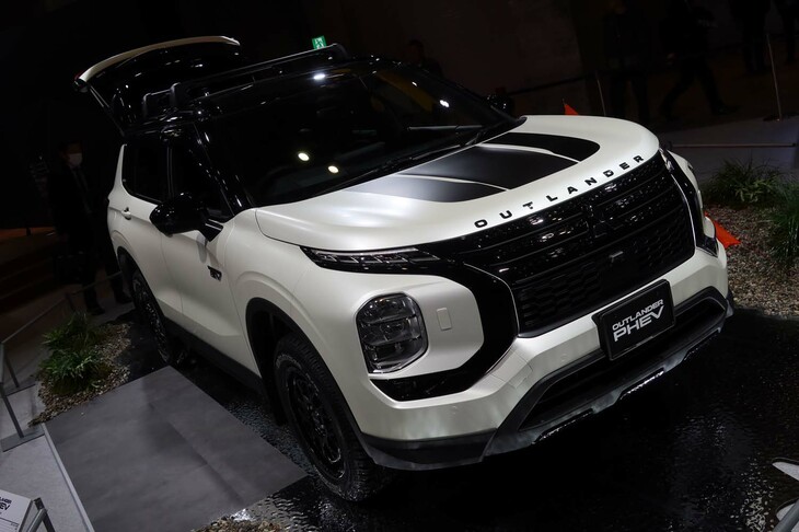 三菱アウトランダーPHEV ACTIVE FIELD