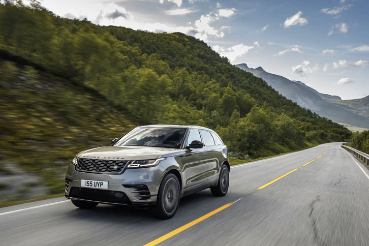 動力性能は0-100km/h加速が5.7秒で、最高速は250km/h。