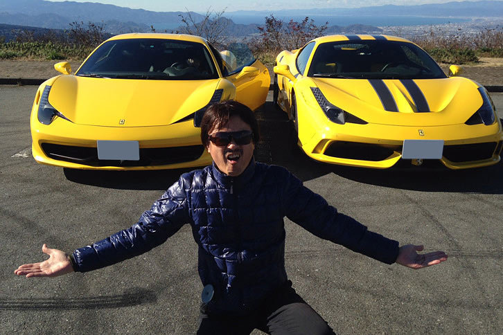 “宇宙戦艦号”こと「458イタリア」（左）と、「458スペチアーレ」（右）。