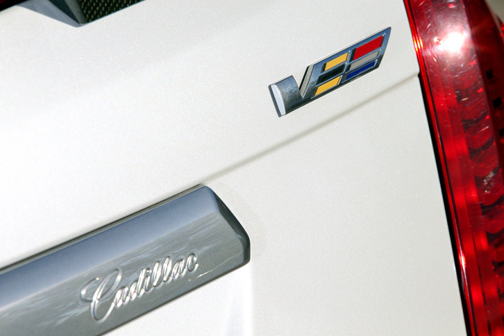 キャデラックCTS-Vセダン