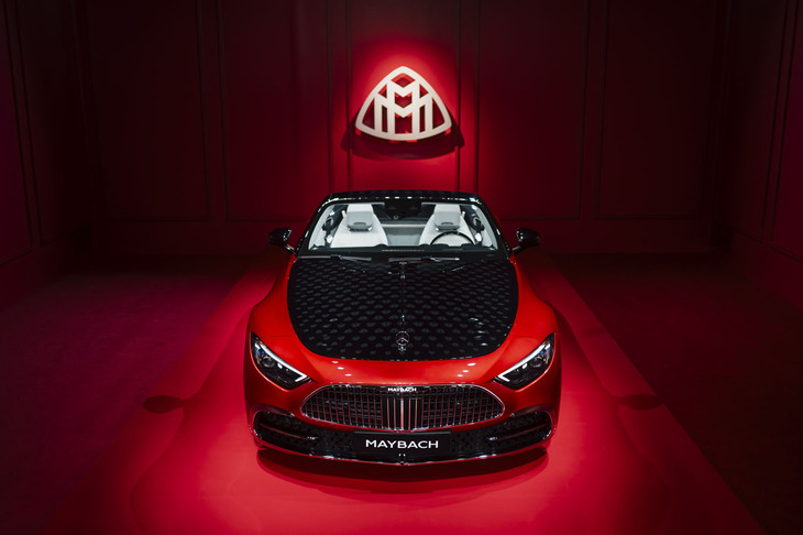 マイバッハSL680モノグラムシリーズ（フロントマスク）