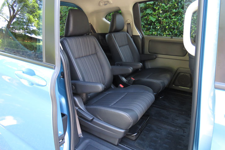 ホンダ・フリードハイブリッドEX（2列目シート）