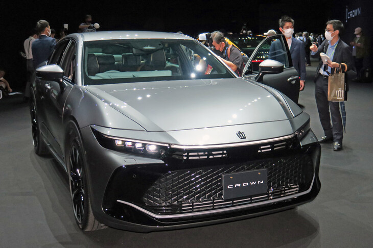 トヨタ・クラウン クロスオーバー（エクステリア）