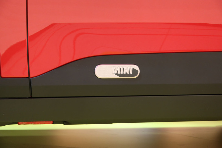 MINIエースマンSE（フロントドア下方のバッジ）