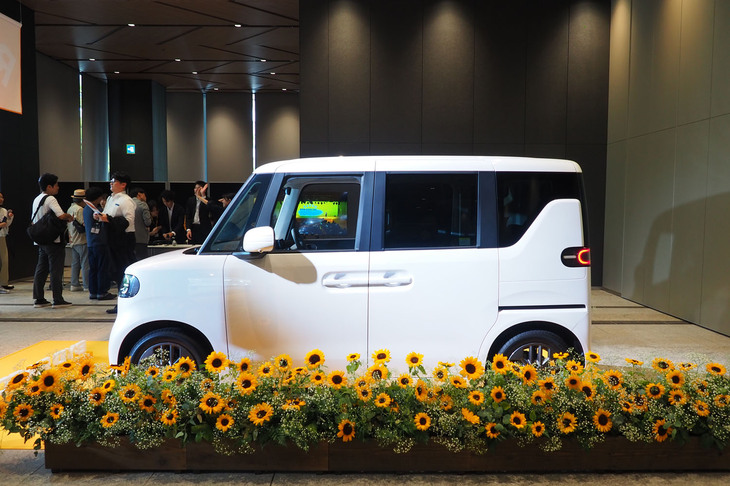 「BYDラッコ」のボディーサイズは全長×全幅×全高＝3395×1475×1800mm、ホイールベースは2520mm。
