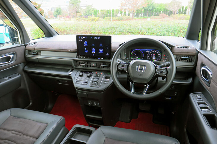 ホンダ・ステップワゴンe：HEVスパーダ プレミアムライン 無限パーツ装着車（インストゥルメントパネルまわり）